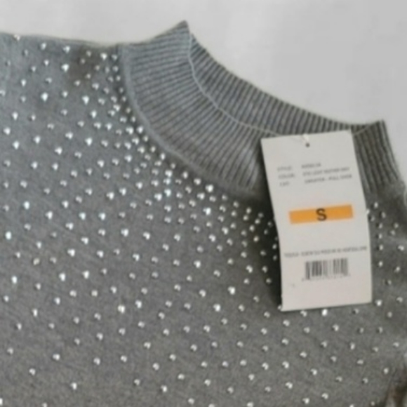 Lovely BY DESIGN Studded Mock Neck Dove Grey Sweater Size Small - Picture 1 of 6